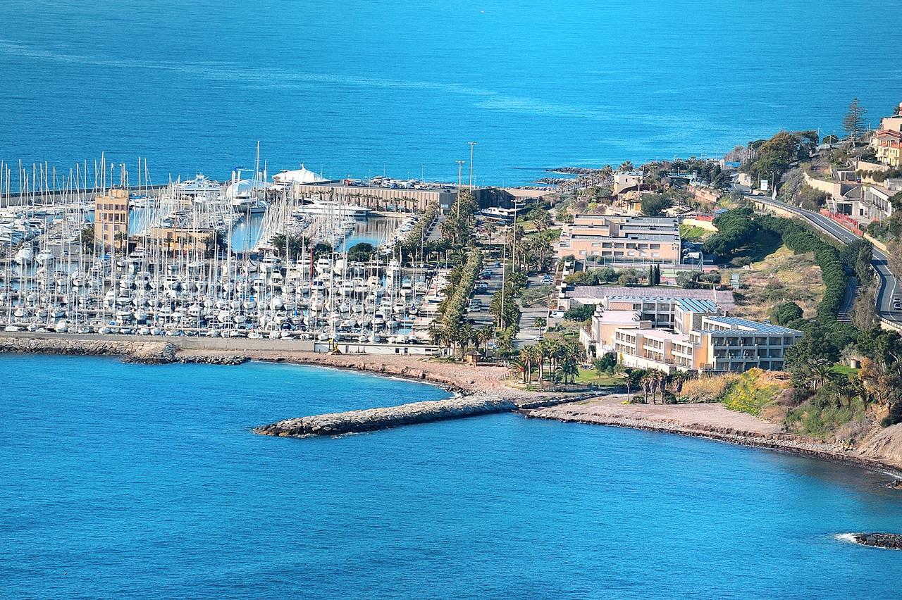 Silvia Degli Aregai Apartment Santo Stefano al Mare Luaran gambar