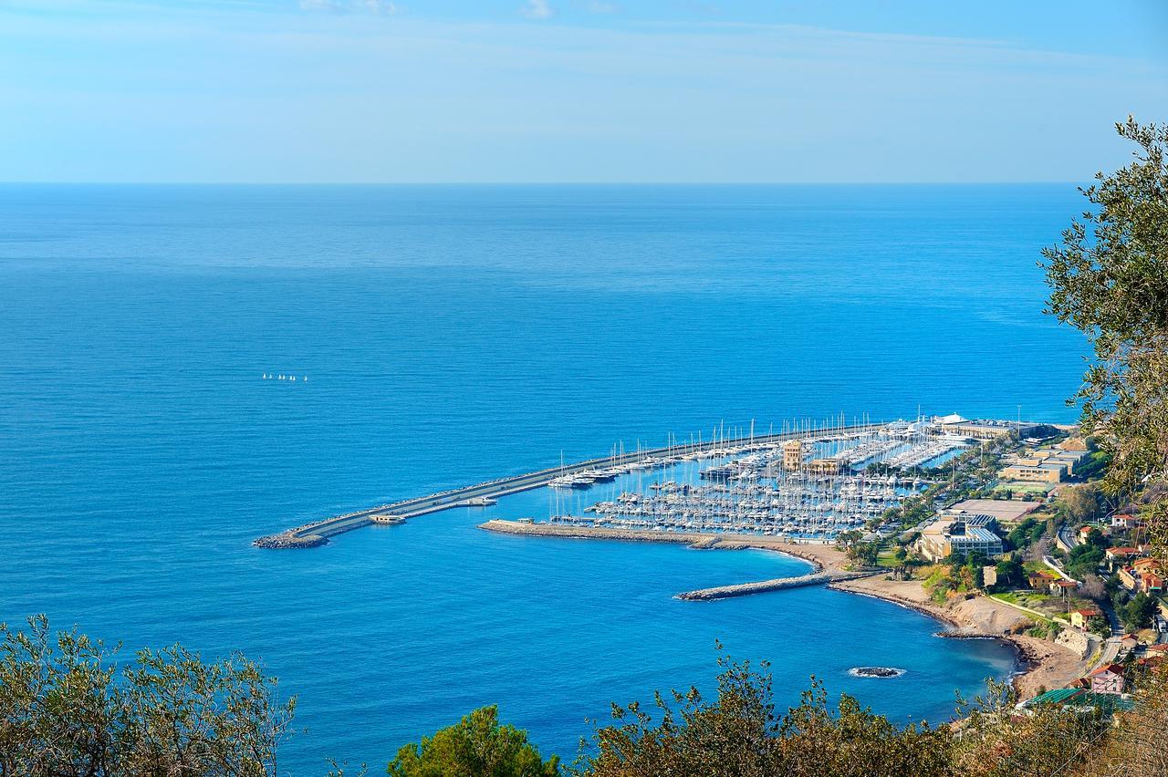 Silvia Degli Aregai Apartment Santo Stefano al Mare Luaran gambar