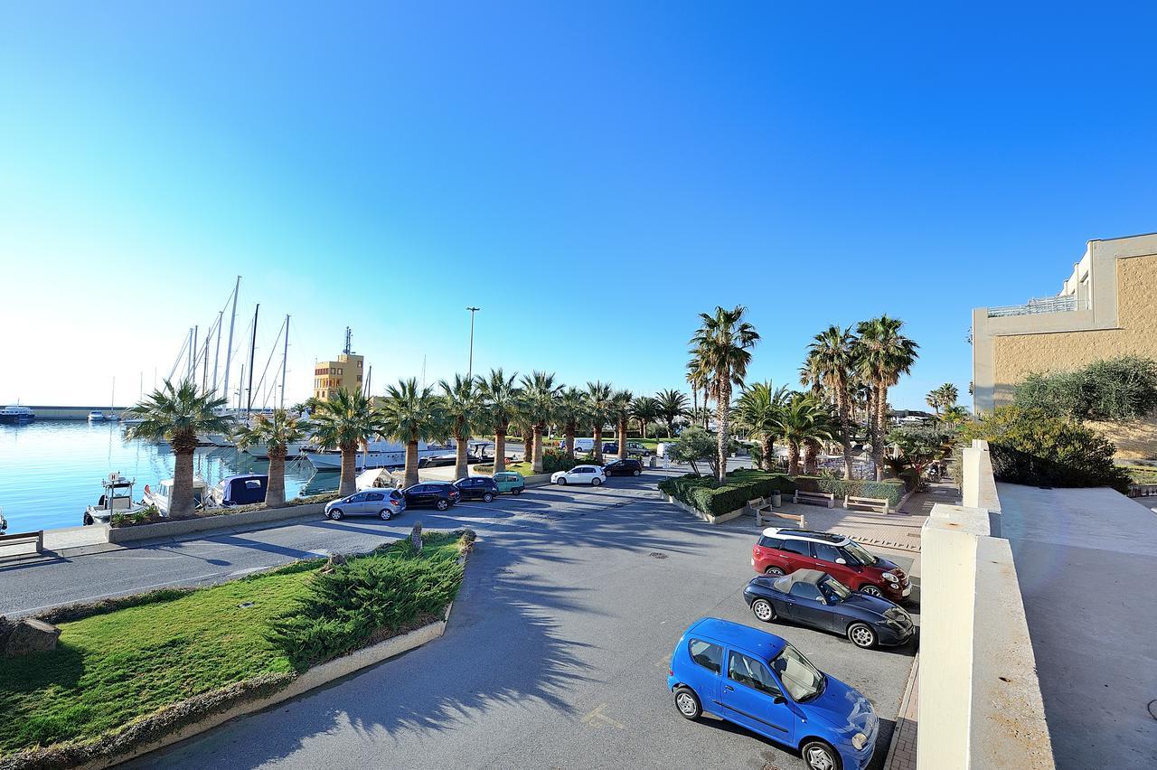 Silvia Degli Aregai Apartment Santo Stefano al Mare Luaran gambar